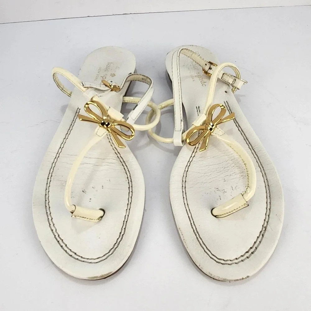 Kate Spade Mistic Women's 8.5M Ivory White Patent Leather Bow Thong Sandals